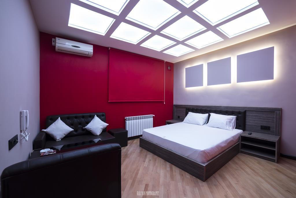 Voyage Hotel Jerevan Værelse billede